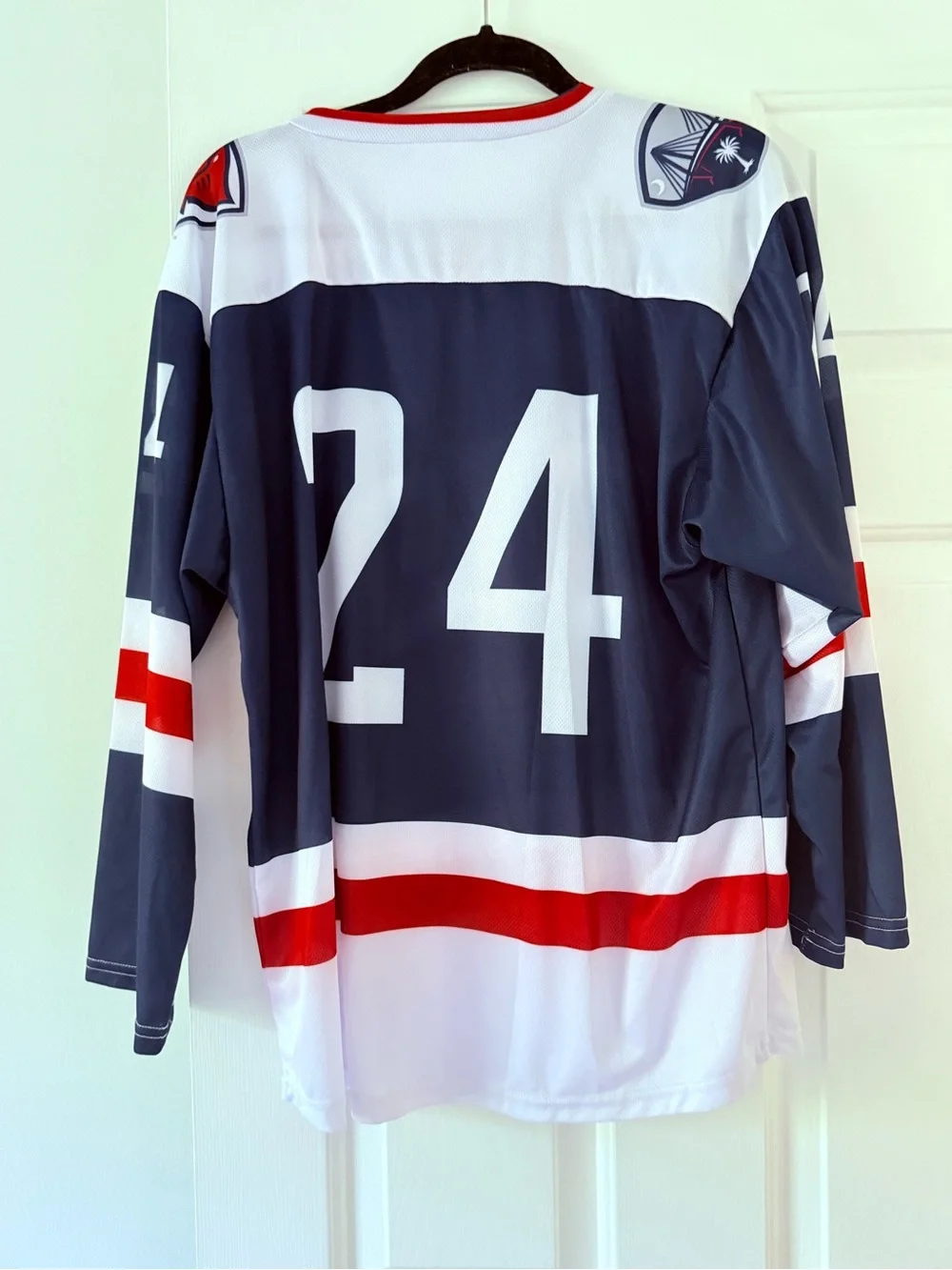 Destroyer Rocks South Carolina Stingrays Hockey Jersey Youth Size XL Red Blue